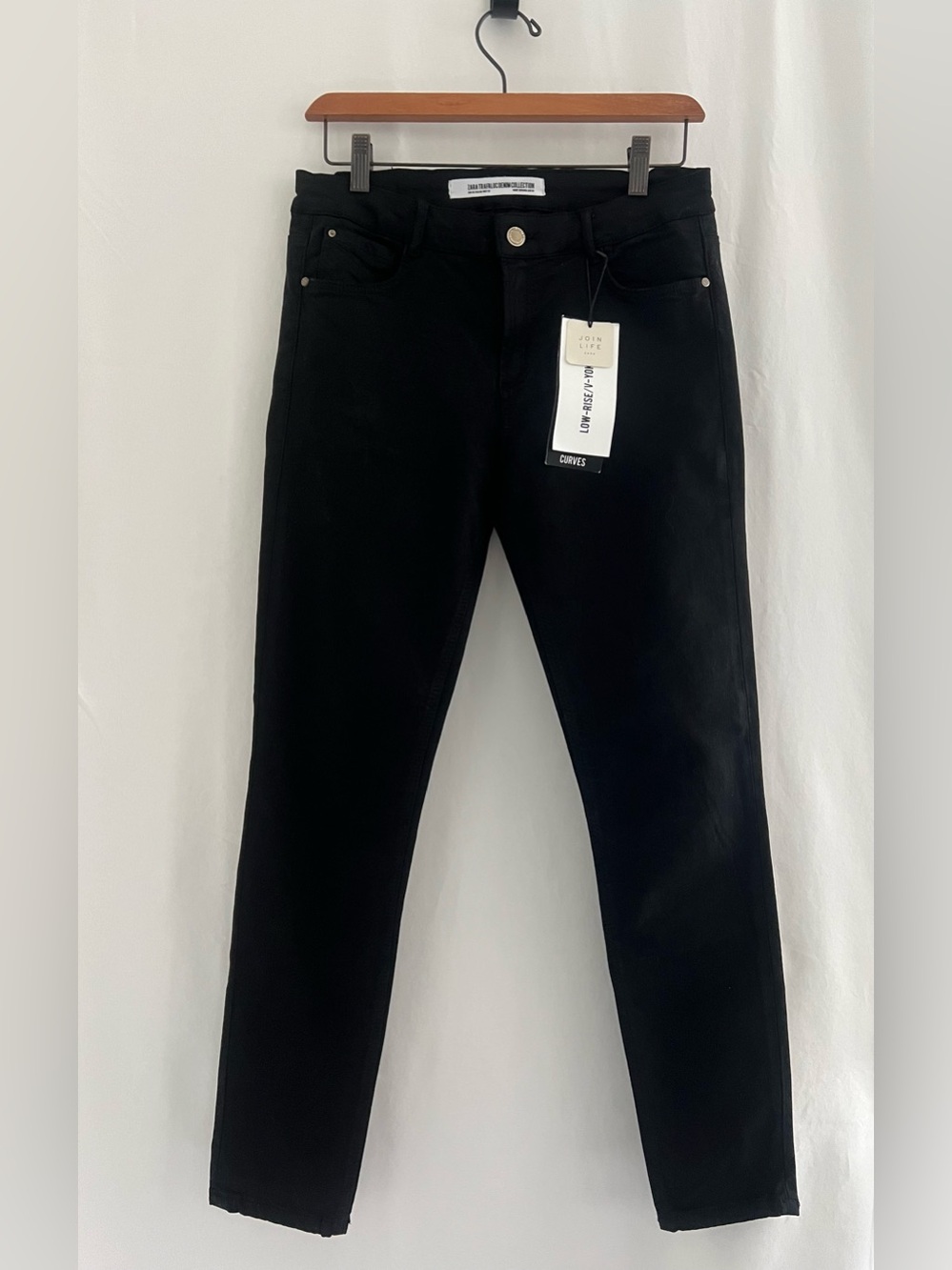 As-Is Zara Low Rise Black Body Curve Skinny Stretch v-yoke Jeans 8